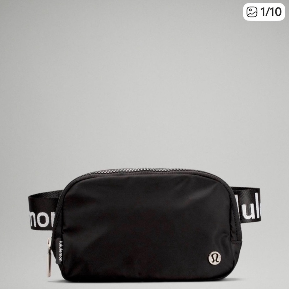 NWT lululemon Everywhere Belt Bag Black Logo
